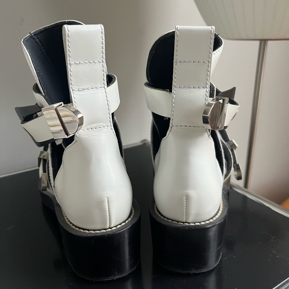 Balenciaga Ceinture Boots by Nicholas Ghesquiere - Picture 7 of 7